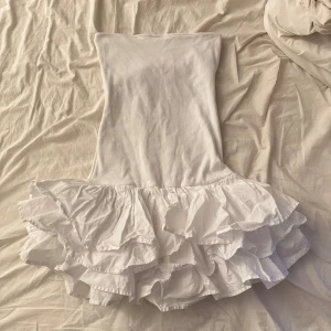 Super söt Zara klänning - Endast provad, som ny! Storlek M men passar även S 🤍