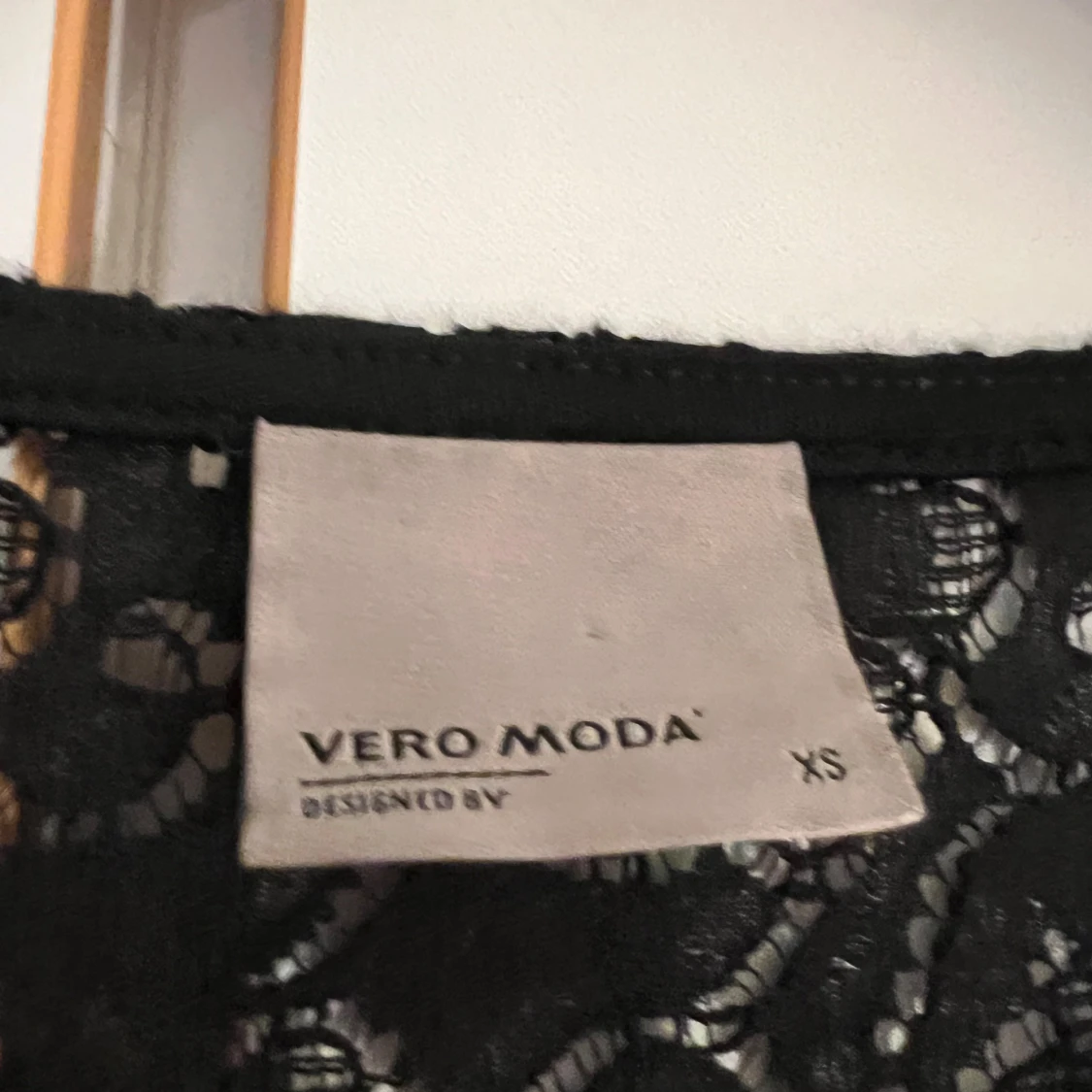 Svart spetsblus från Vero Moda - 1