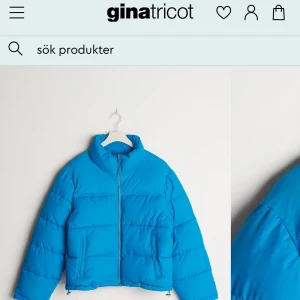 Blå pufferjacka från Gina Tricot - Säljer en klarblå pufferjacka från Gina Tricot. Jackan har hög krage och två fickor. Går även justera hur man vill att den ska sitta i midjan💙använd enstaka gånger bara men skulle säga att den är i nyskick.