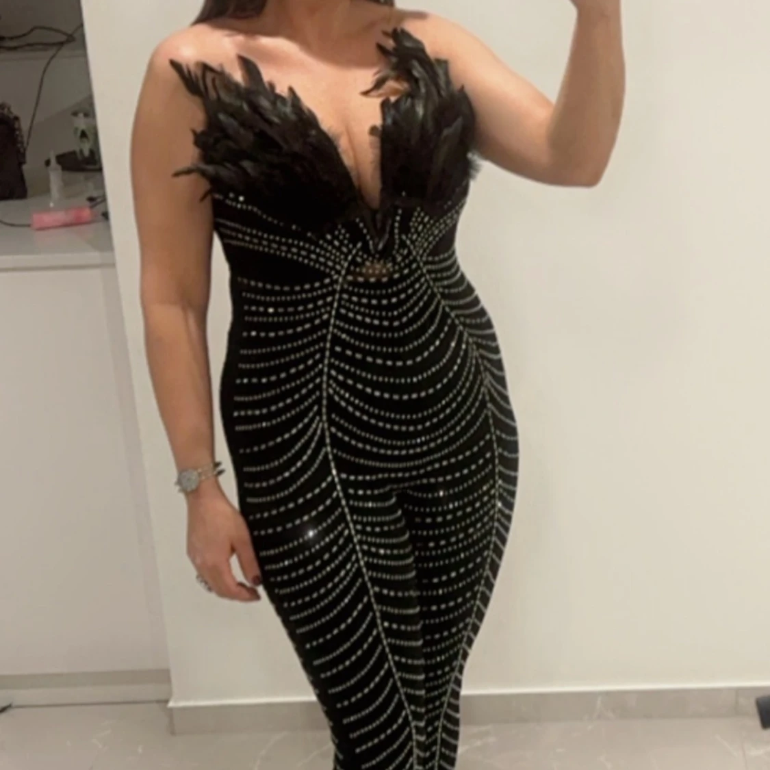 Svart långklänning med cut-outs och rosettdetaljer - 3