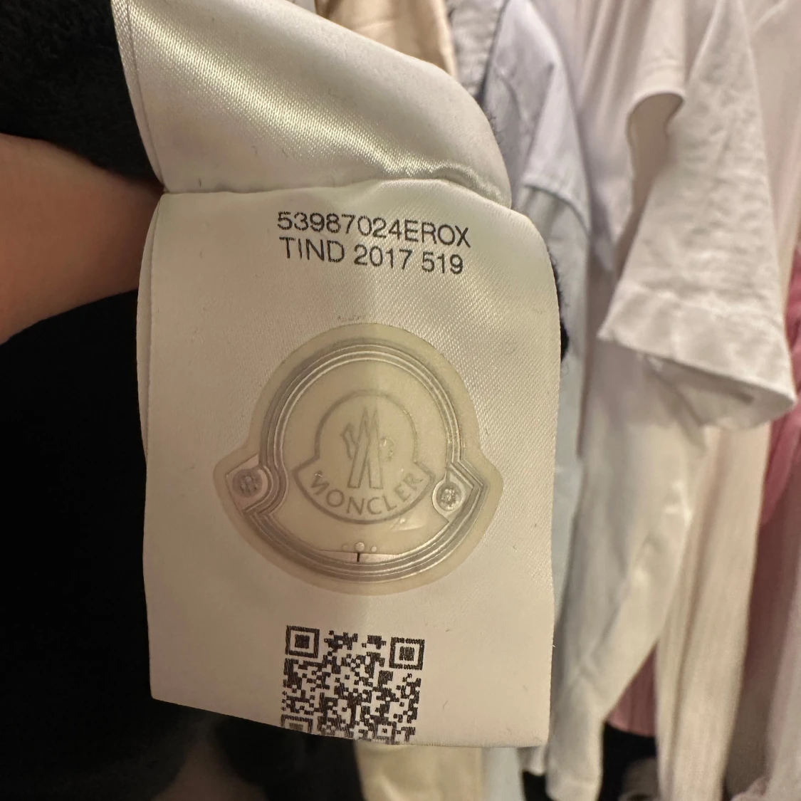 Svart ulltröja från Moncler - 4