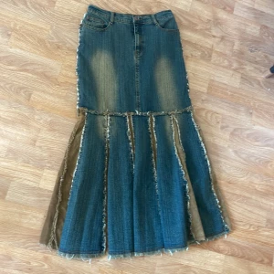 Jeanskjol - Midja 36 cm, längd 91 cm