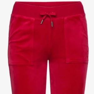 Juicy byxor❤️ - Säljer mina röda juicy byxor i strl XS, då de inte kommer till användning mer. Använd ett fåtal gånger och bra skick💞