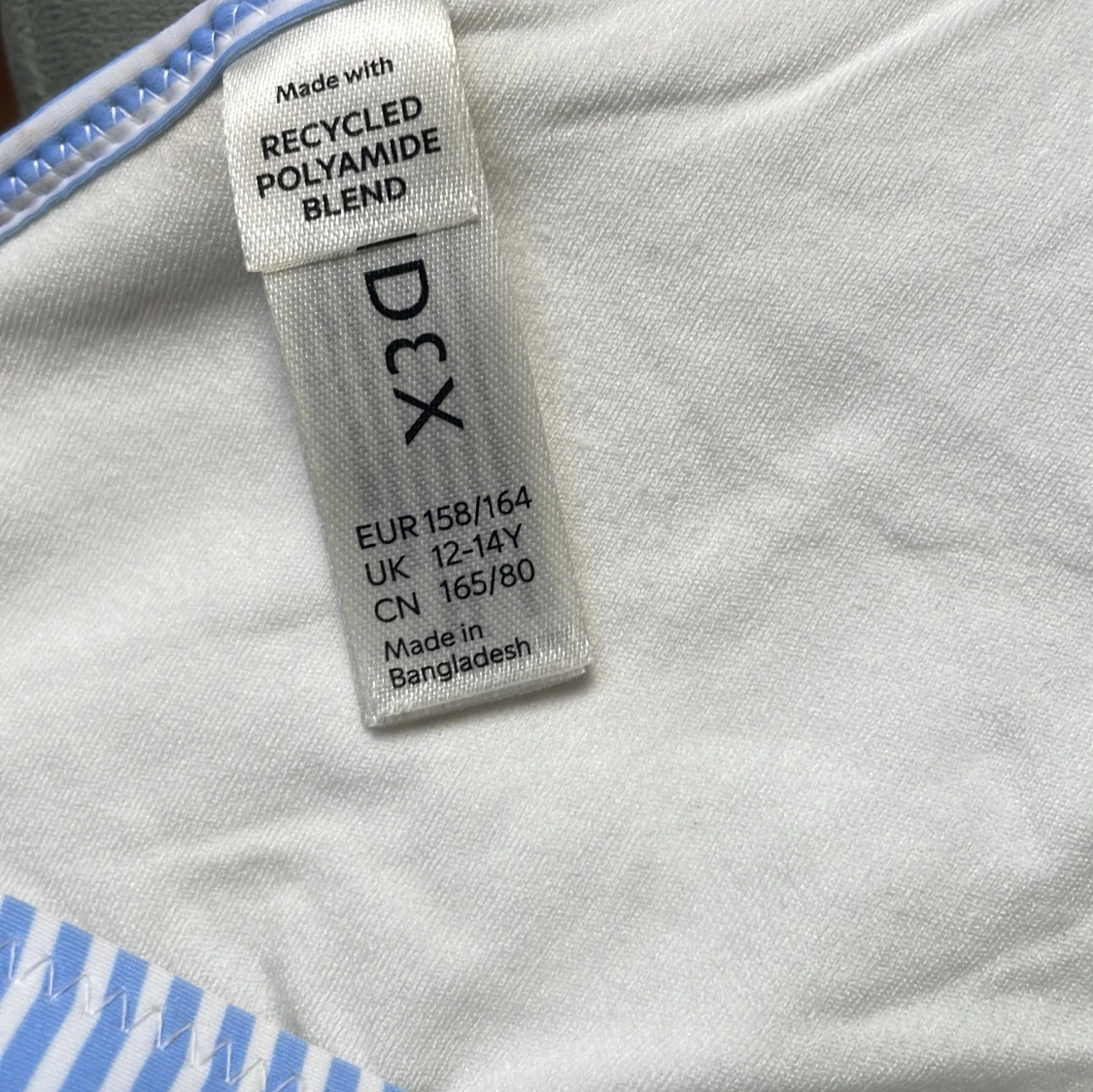 Bikini-topp randig volanger🩵🤍✨ - 2