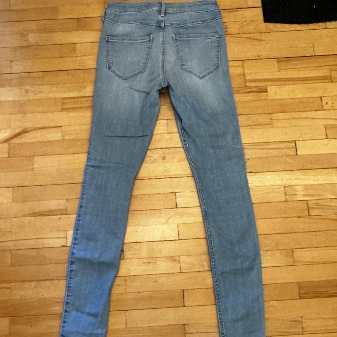 Ljusblå high-rise jeansleggings från Hollister - 1