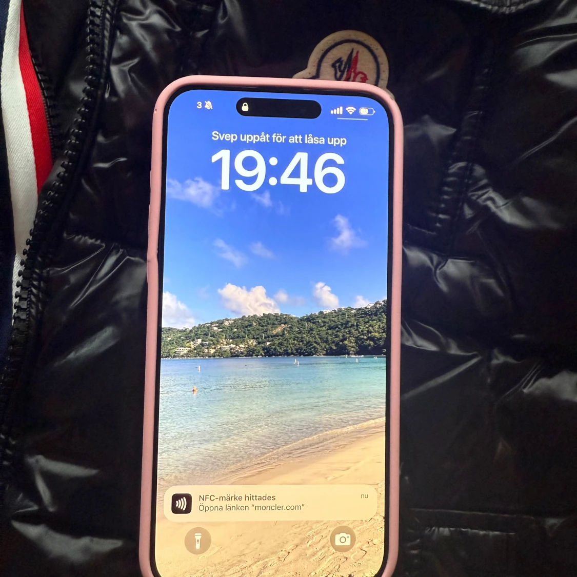 Svart dunjacka från Moncler - 2