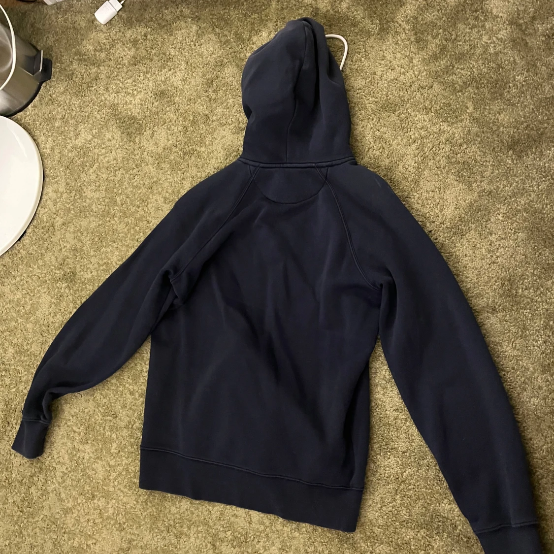 Mörkblå hoodie från GANT - 1