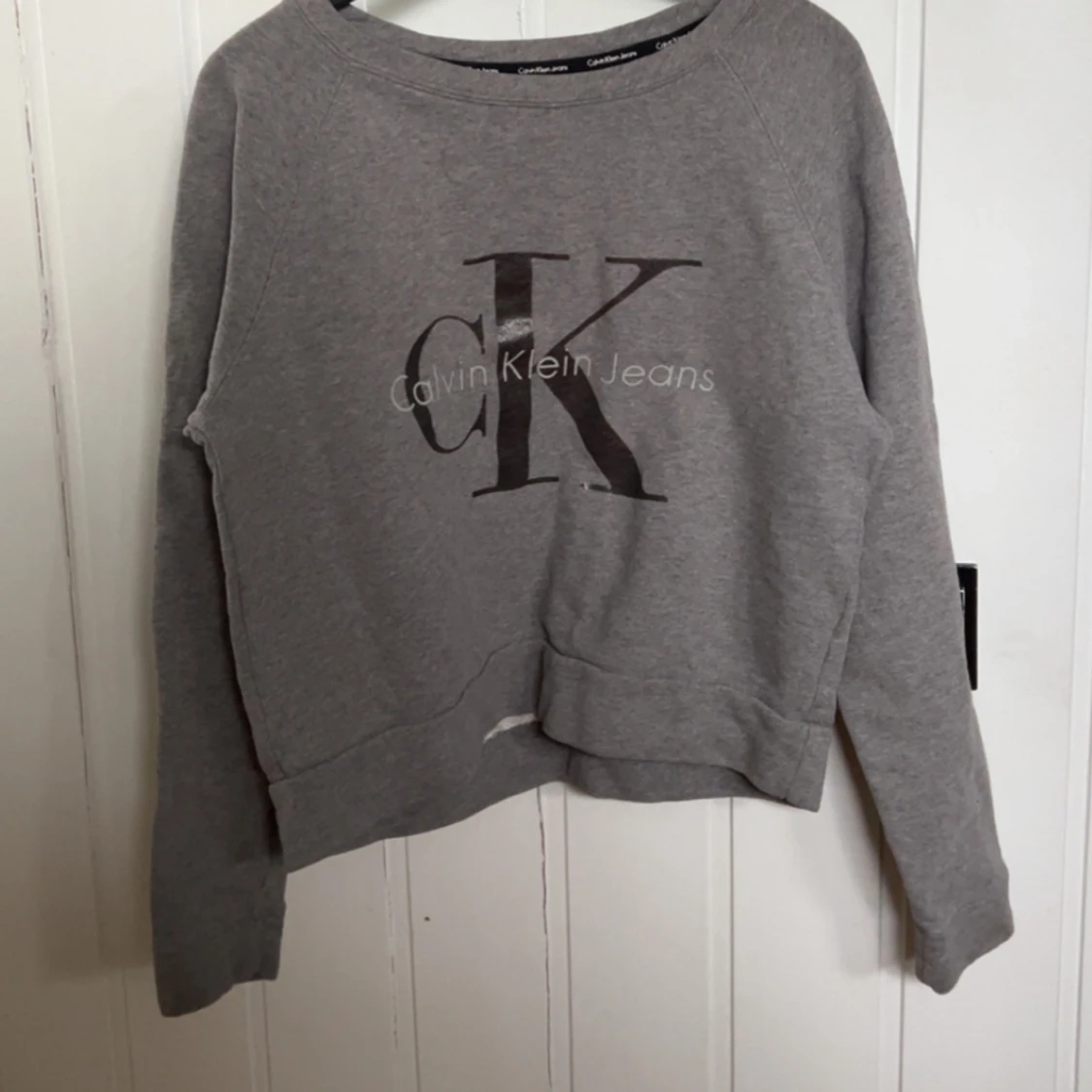 Grå sweatshirt från Calvin Klein Jeans - 1