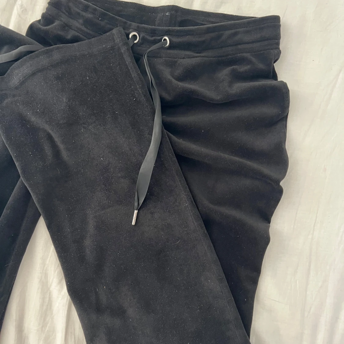 Lågmidjade Svarta mjukisbyxor i velour - 2