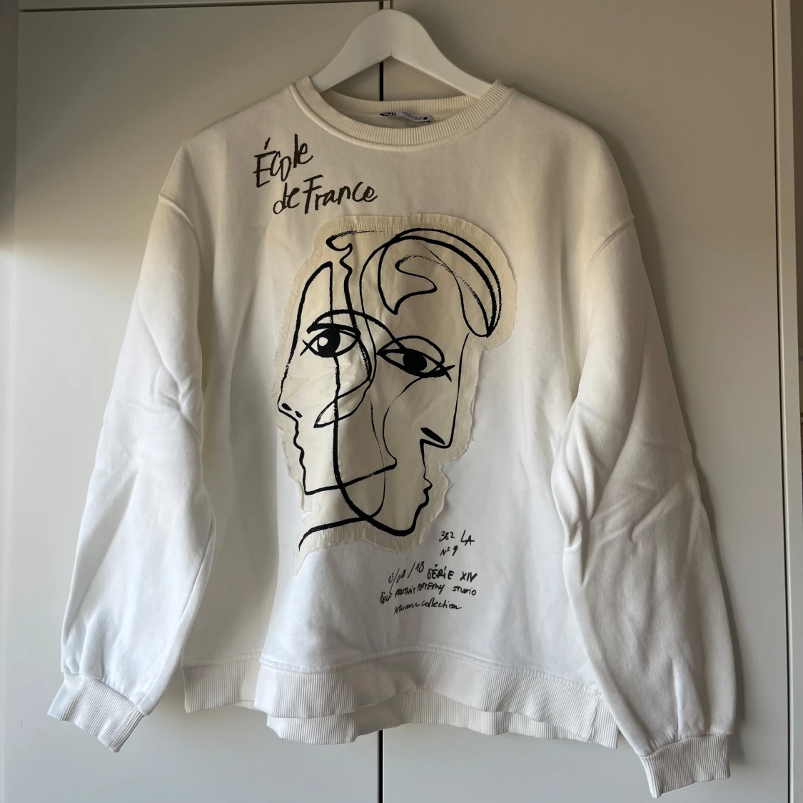Vit sweatshirt från Zara med tryck