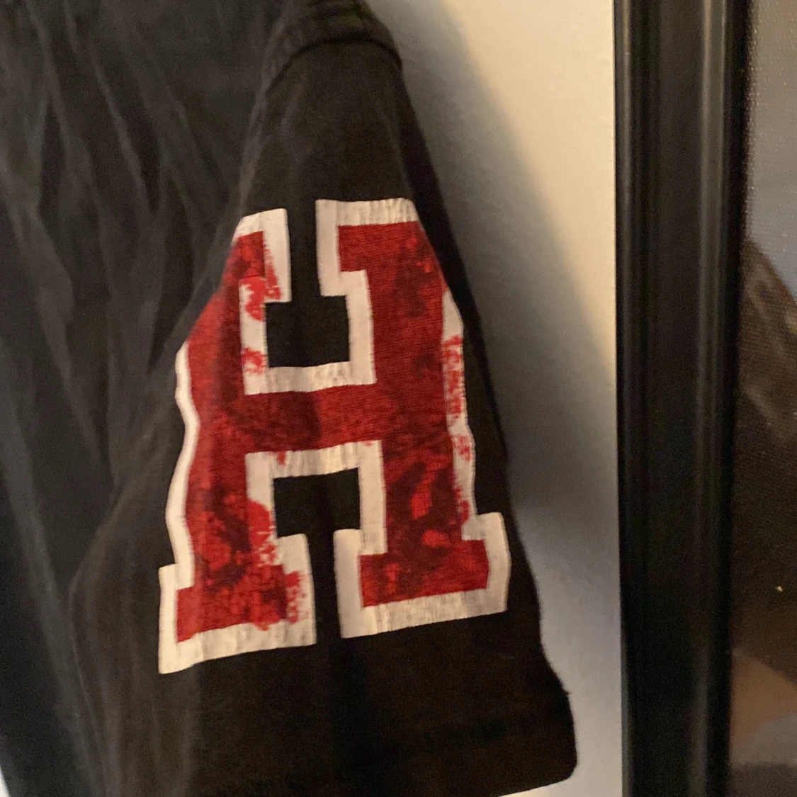 Svart t-shirt från Tommy Hilfiger med tryck - 4