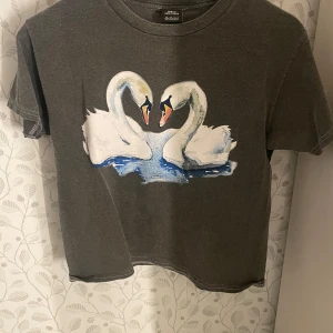 Fin T-shirt - Jättefin och oanvänd T-shirt från Urban outfitters