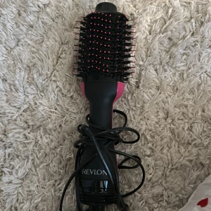 Revlon värmeborste - Hej! Säljer min revlon borste som är endast testad!