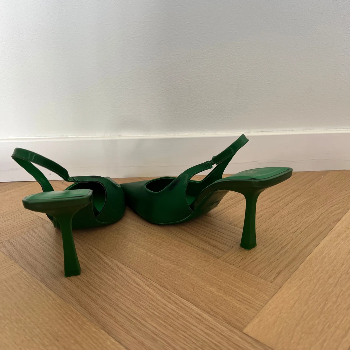 Gröna pumps med klack från Zara - 1