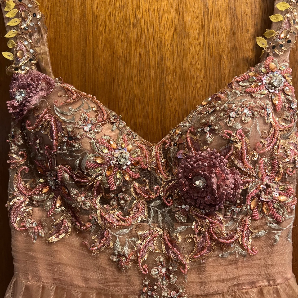 Rosa balklänning med broderier från Gino Cerruti - 1