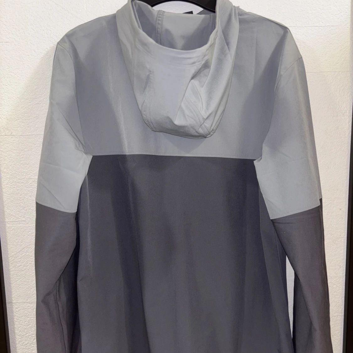 Grå vindjacka från Under Armour - 2