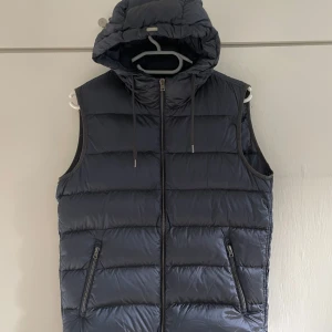 Herno vest - Herno vest with hood, like brand new, retail price: 900 euros