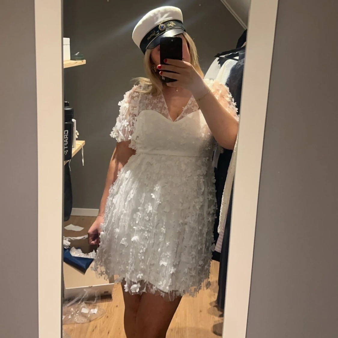 Vit blommig klänning  - 1