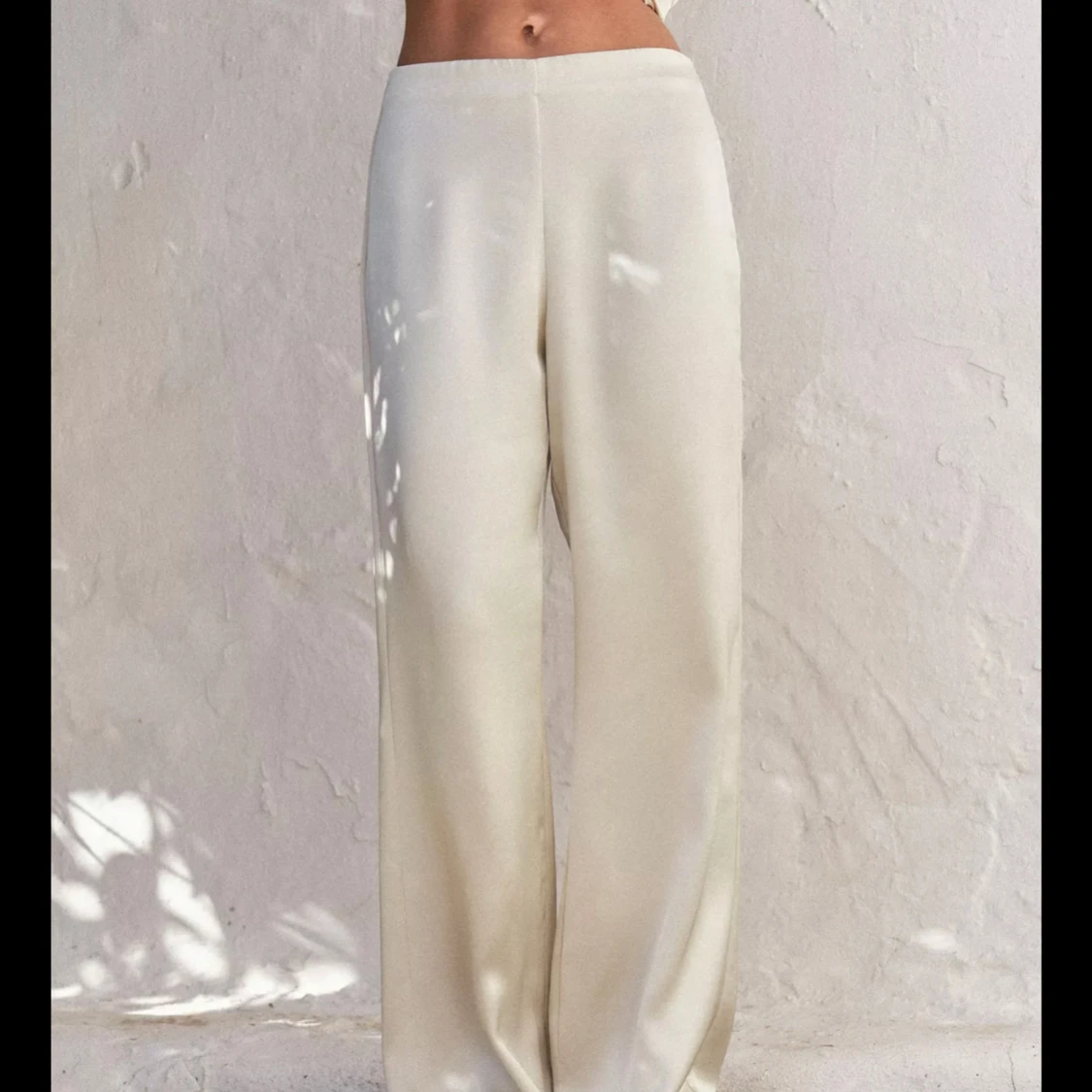 SÖKER Vida satinbyxor i ljusbeige zara - 4