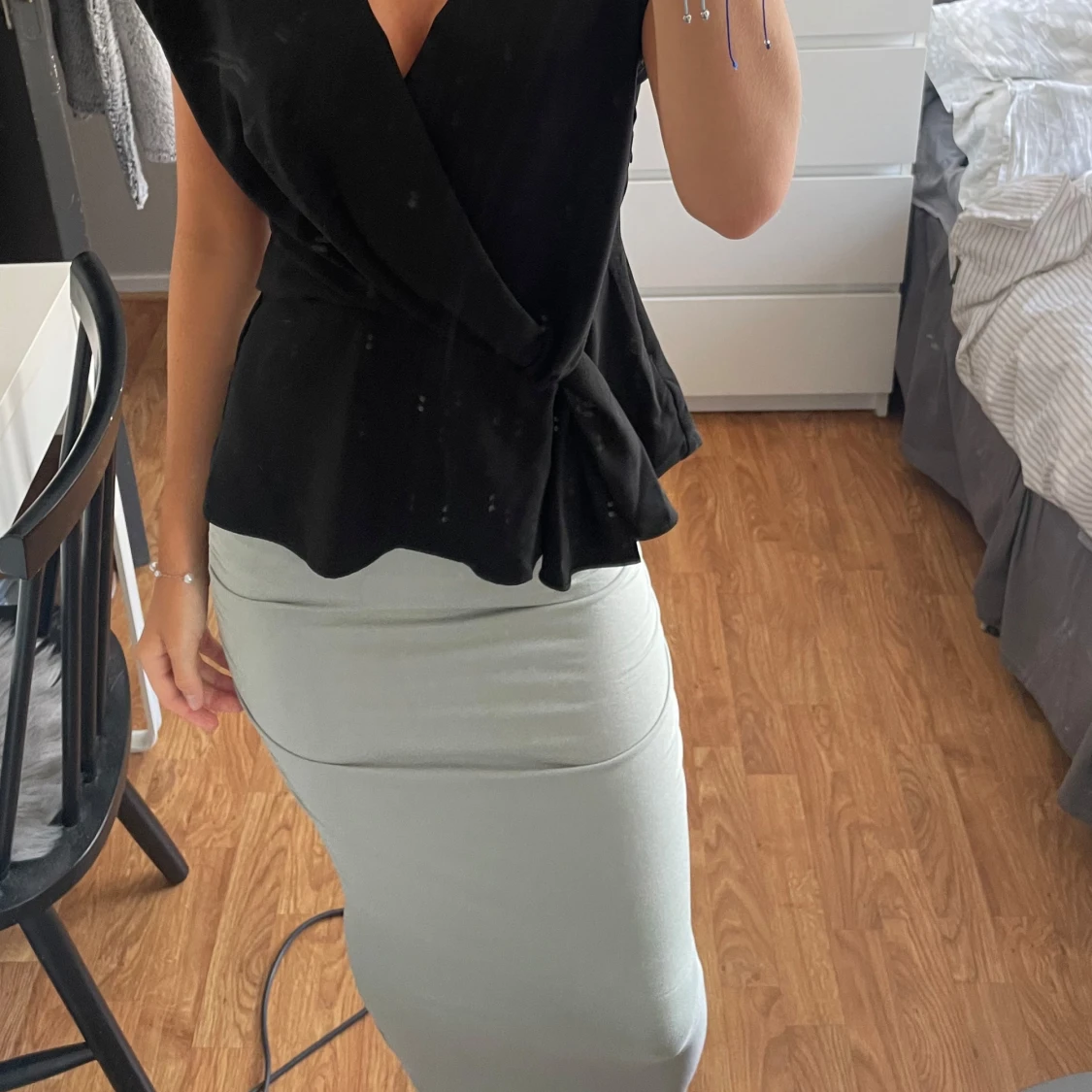 Ljusgrön långkjol i stretchigt tyg - 2