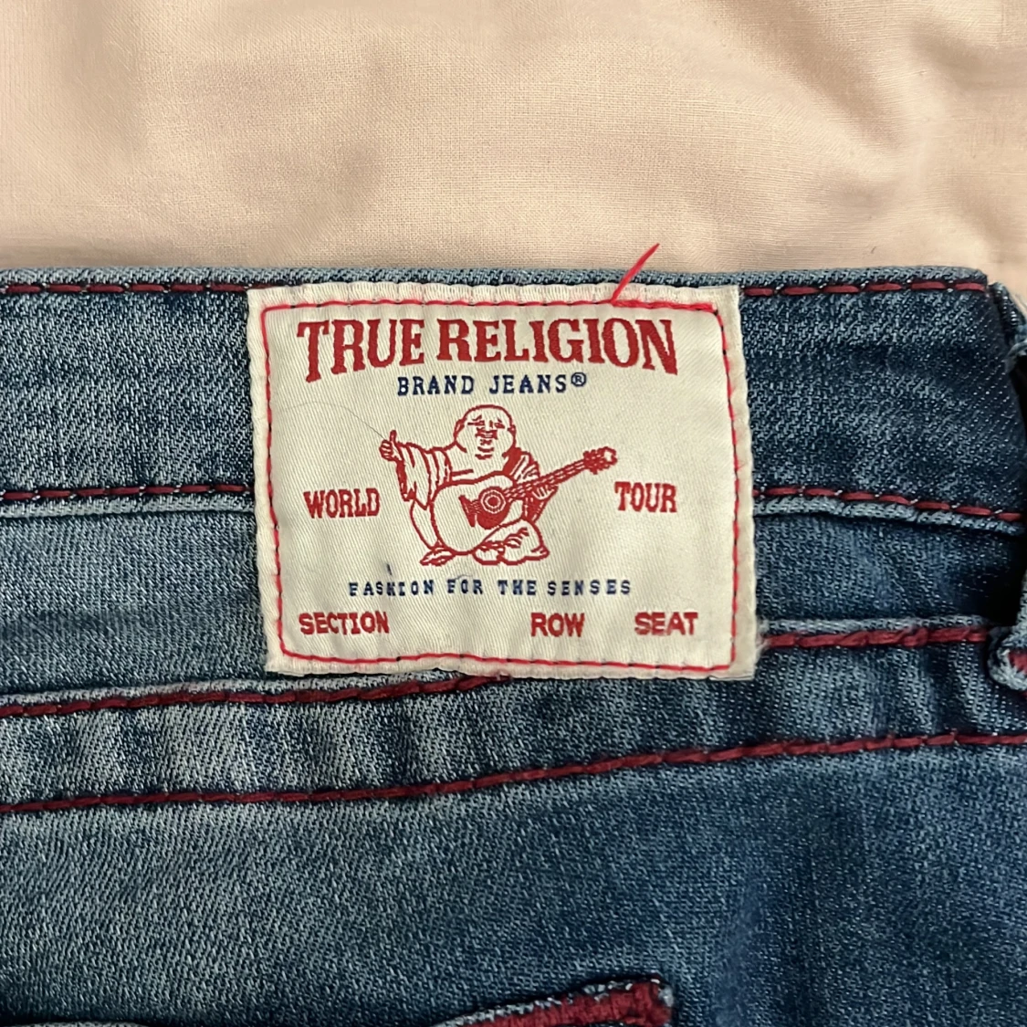 True Religion jeans med röd söm, stl 29 - 2