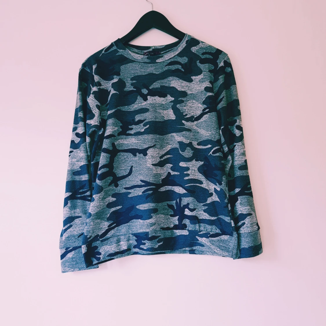 Camouflage set med tröja + byxa från Missi London strl S - 1