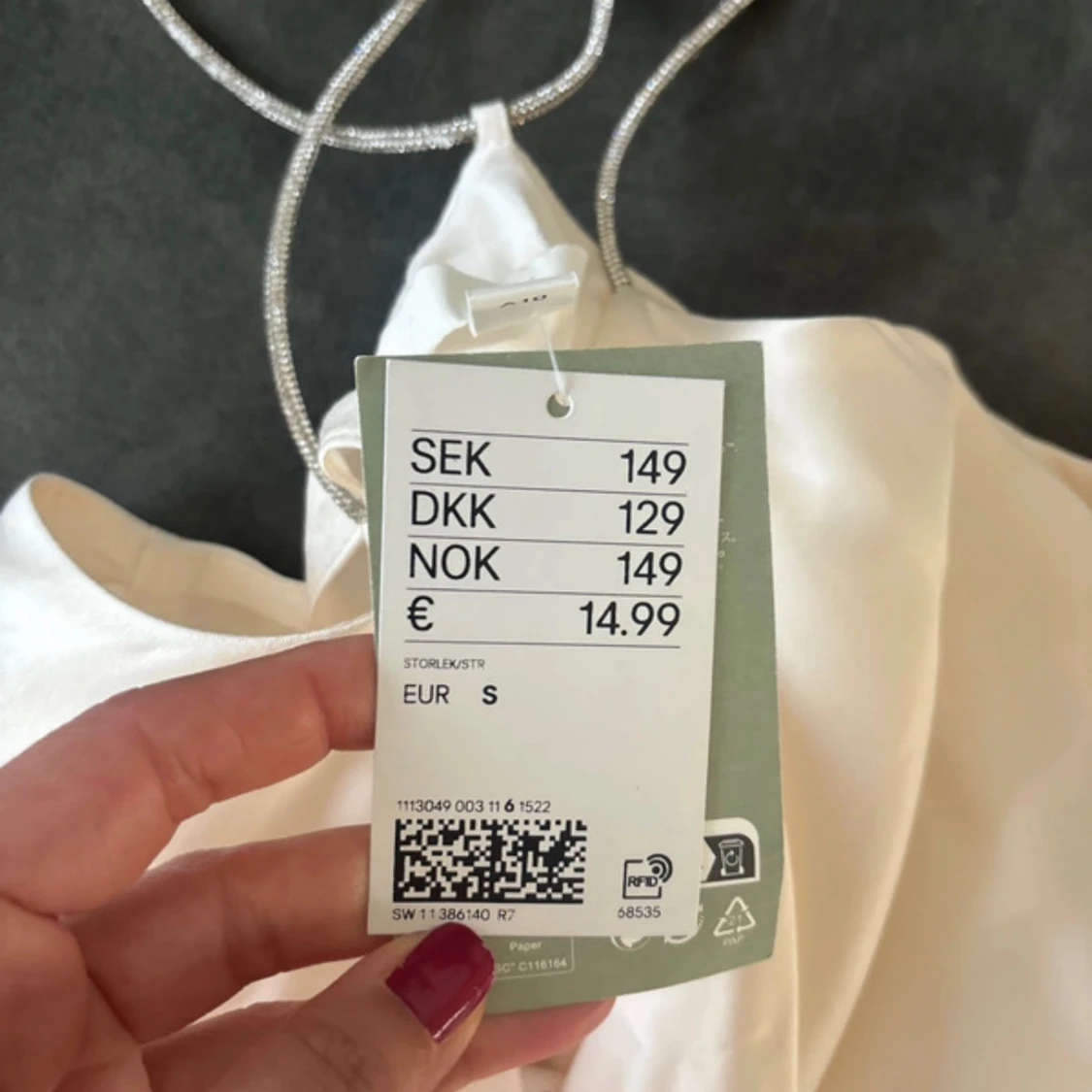 Champagnefärgad satin klänning S - 3