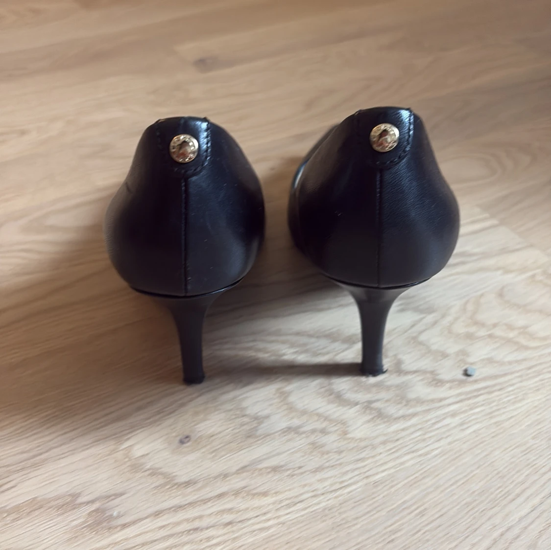 Svarta pumps från Michael Kors - 1