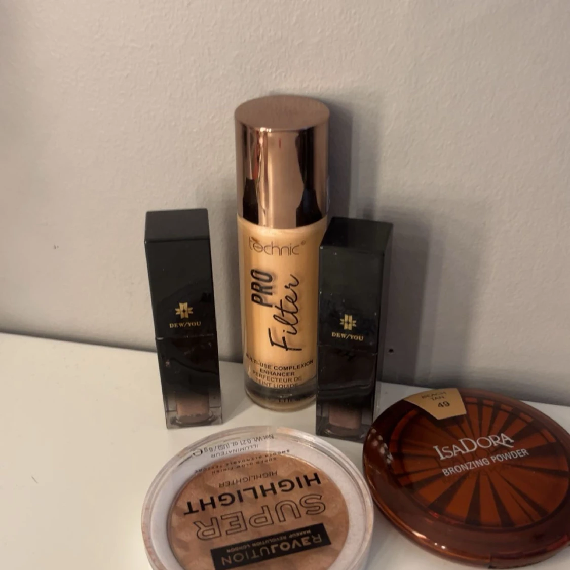 Sminkpaket med bronzer, highlighter & foundation