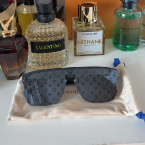 Louis Vuitton  solglasögon - Box, Dustbag, kvitto finns 