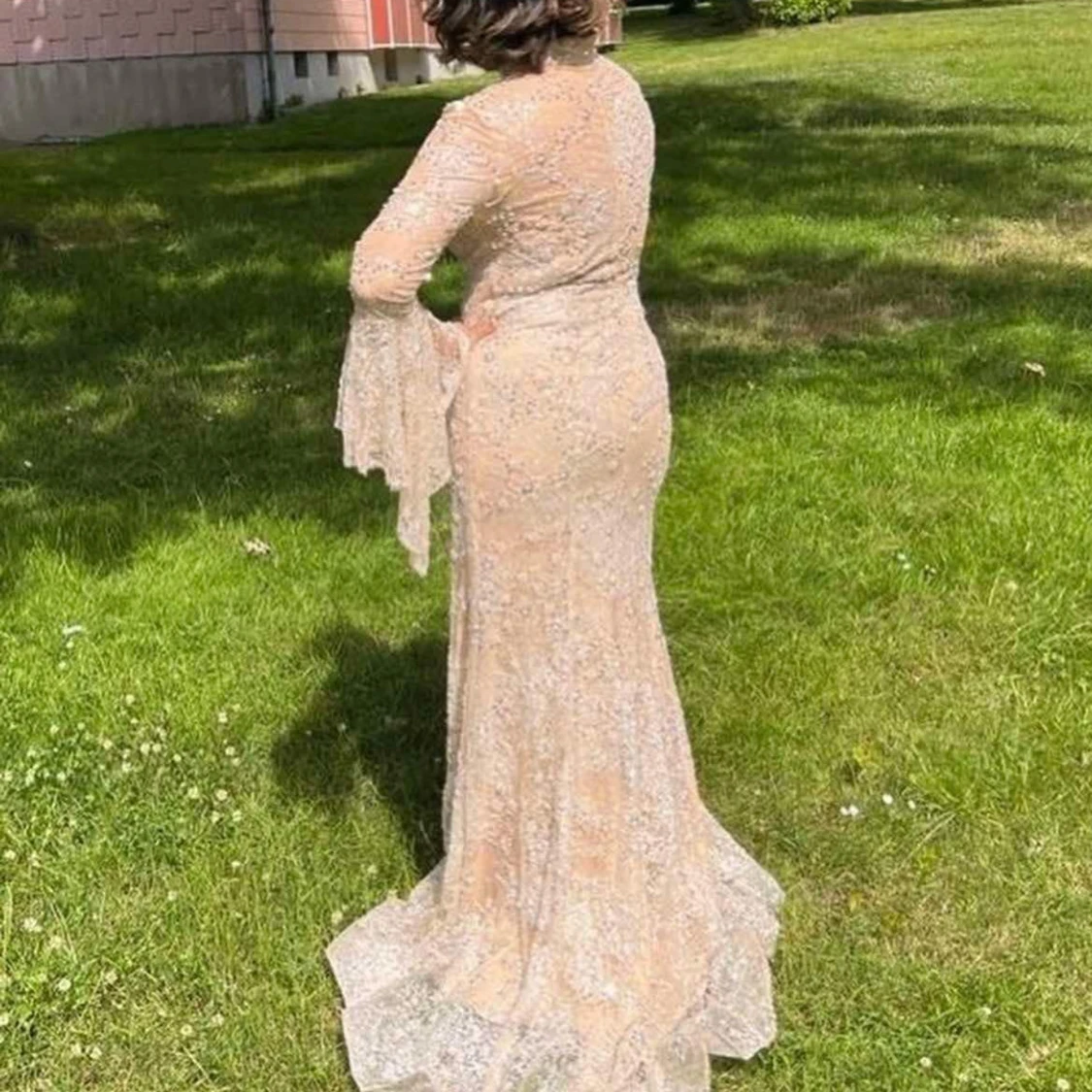 Glittrig champagnefärgad långklänning - 2