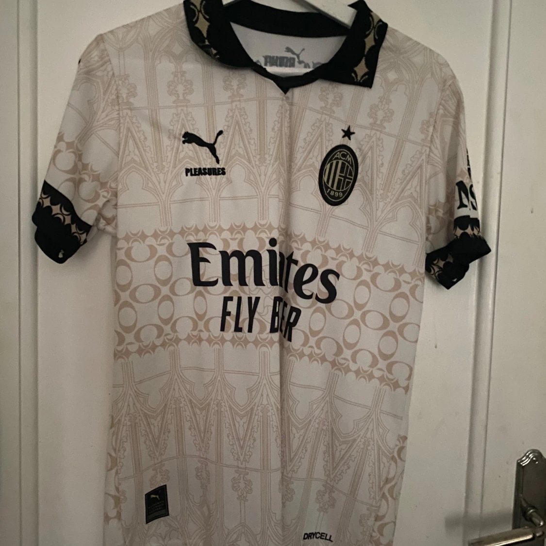 AC Milan x Pleasures 23/24 fjärde matchtröja