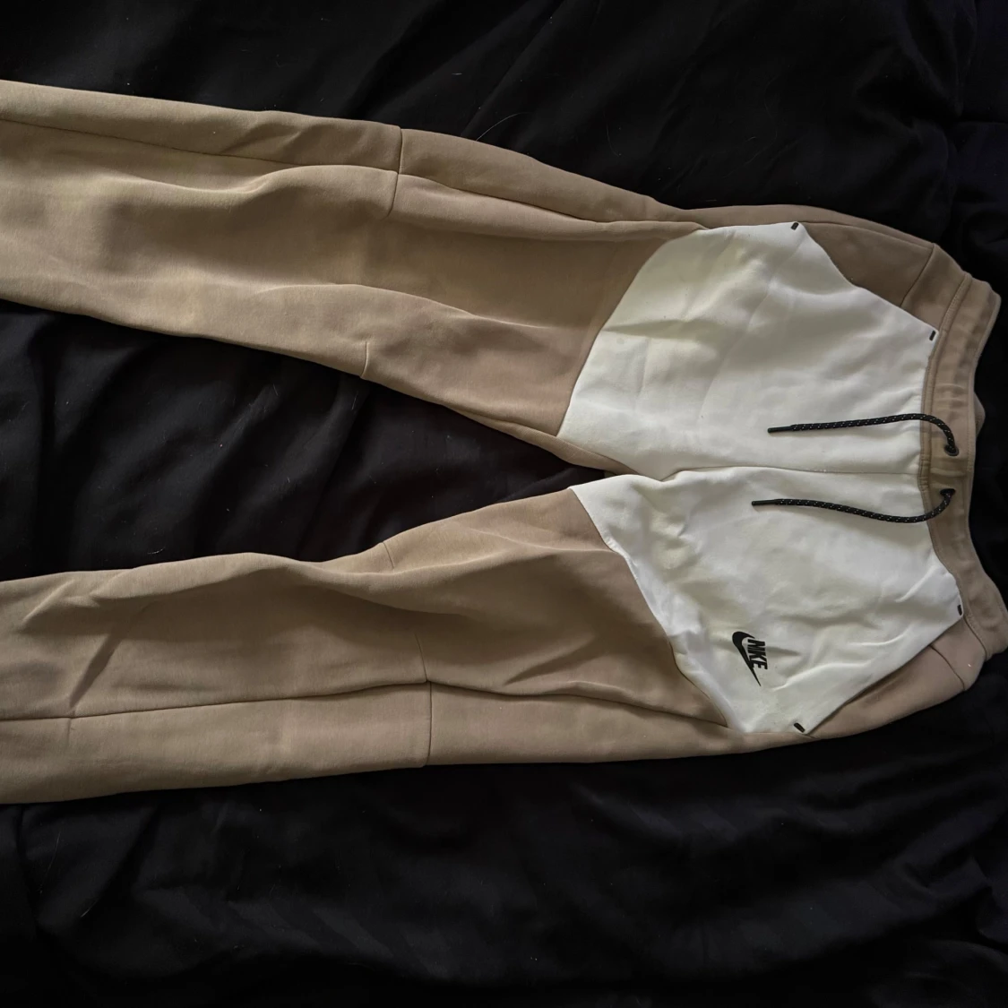Nike mjukisbyxor beige och vita XS - 2