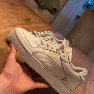 Sneakers - Tvärrr feta Sneakers för alla säsonger! Simpel design och väldigt sköna! Storlek: 43 | Skick: Okej/använt | Hör av dig om frågor! ✌️