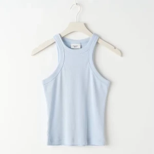 Ljusblå ribbad linnetopp  - Supersnygg ljusblå ribbad linnetopp från Gina Tricot, basically basics-kollektionen. Toppen är ärmlös med hög halsringning och tight passform!😍