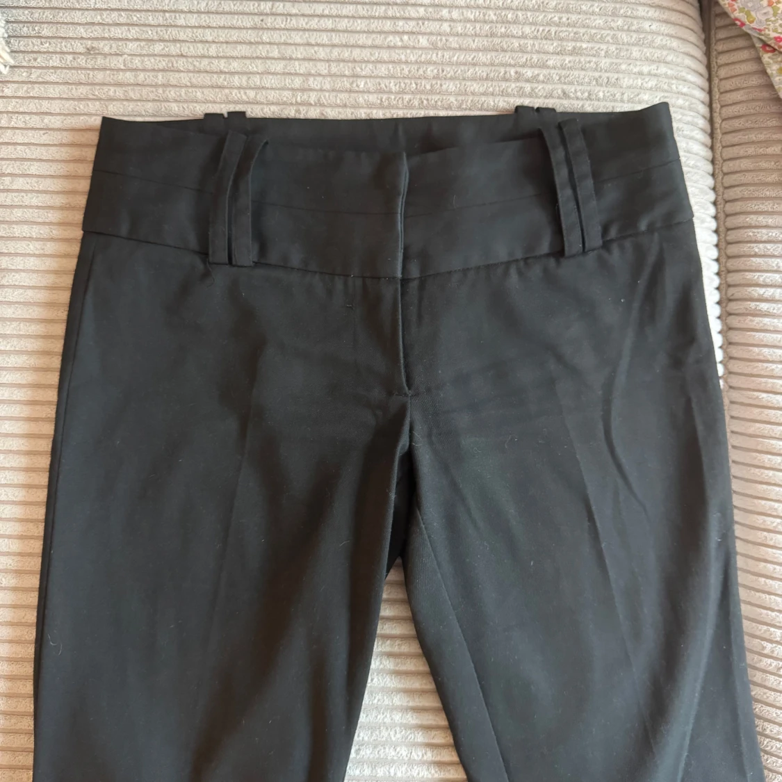 perfekta lågmidjade kostymbyxor  - 3