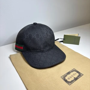 Gucci keps - Säljer en helt ny Gucci keps. Har fler kepsar på profilen.