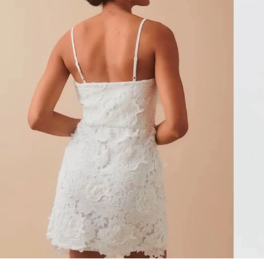Vit spetsklänning - 1