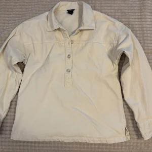 Jeanströja från Lindex - Jeanströja från Lindex i storlek XS. Köpt men ej använd. 