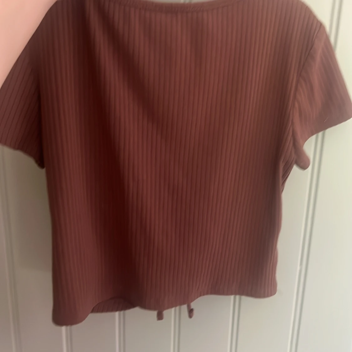 Brun ribbad topp med snörning Lindex - 1