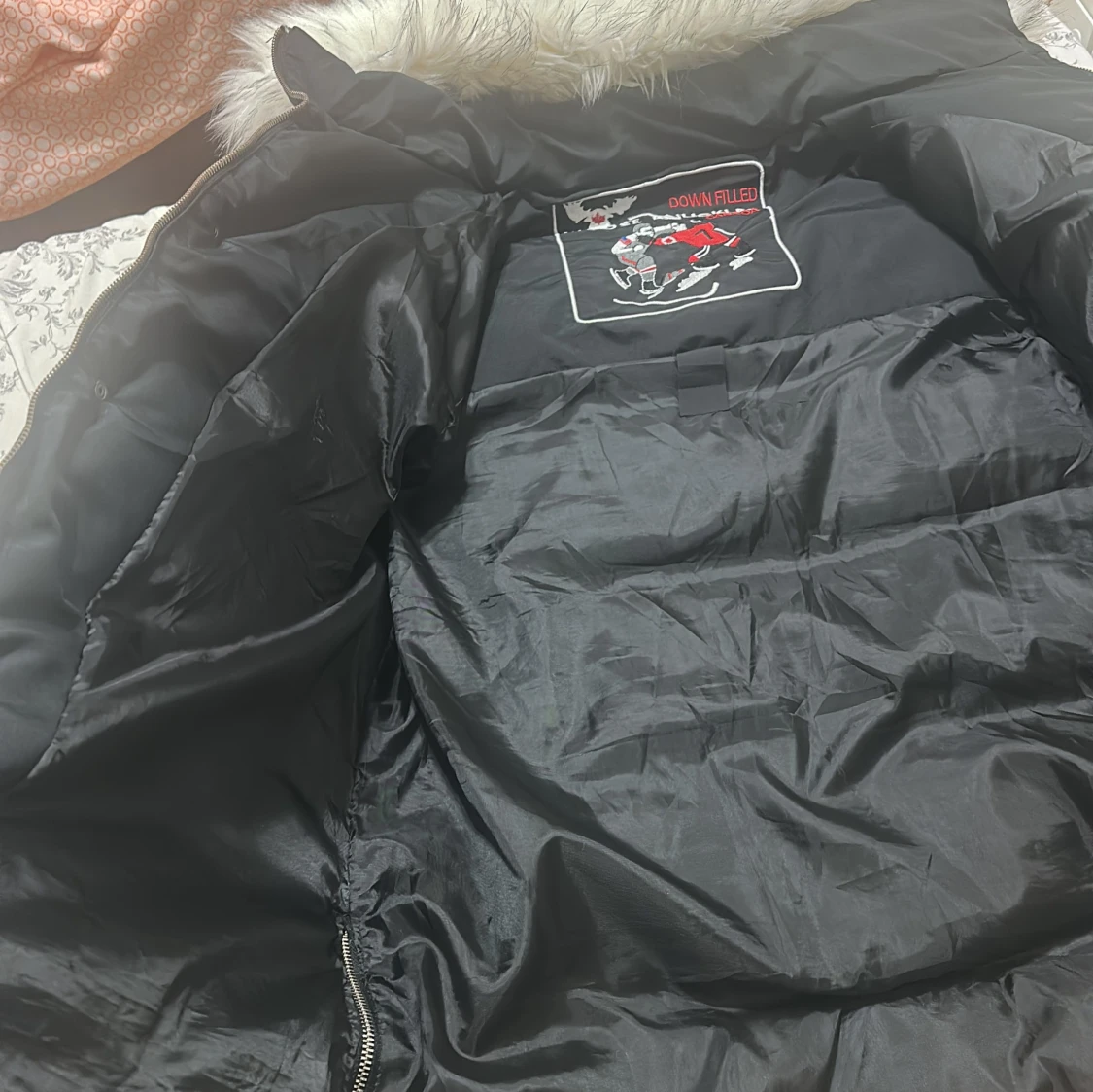 Svart dunjacka med fuskpäls från Down Filled storlek xxl - 1