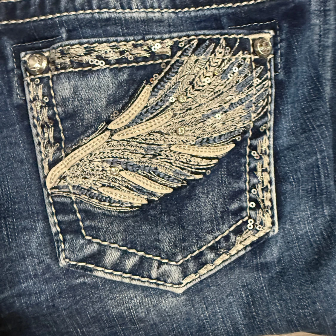 Miss Me jeans med broderade fickor - 3