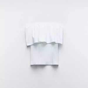 Off shoulder topp från Zara - Säljer en jättepopulär men slutsåld topp från Zara, i nyskick!! Storlek S💕💕