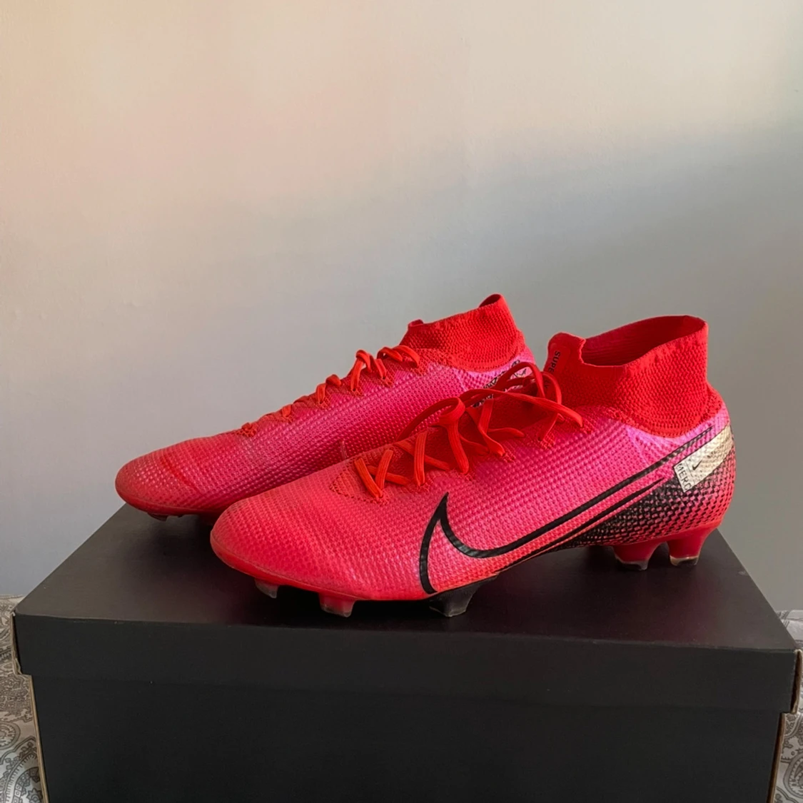 ”Limited” Rosa Nike fotbollsskor (Nya!)