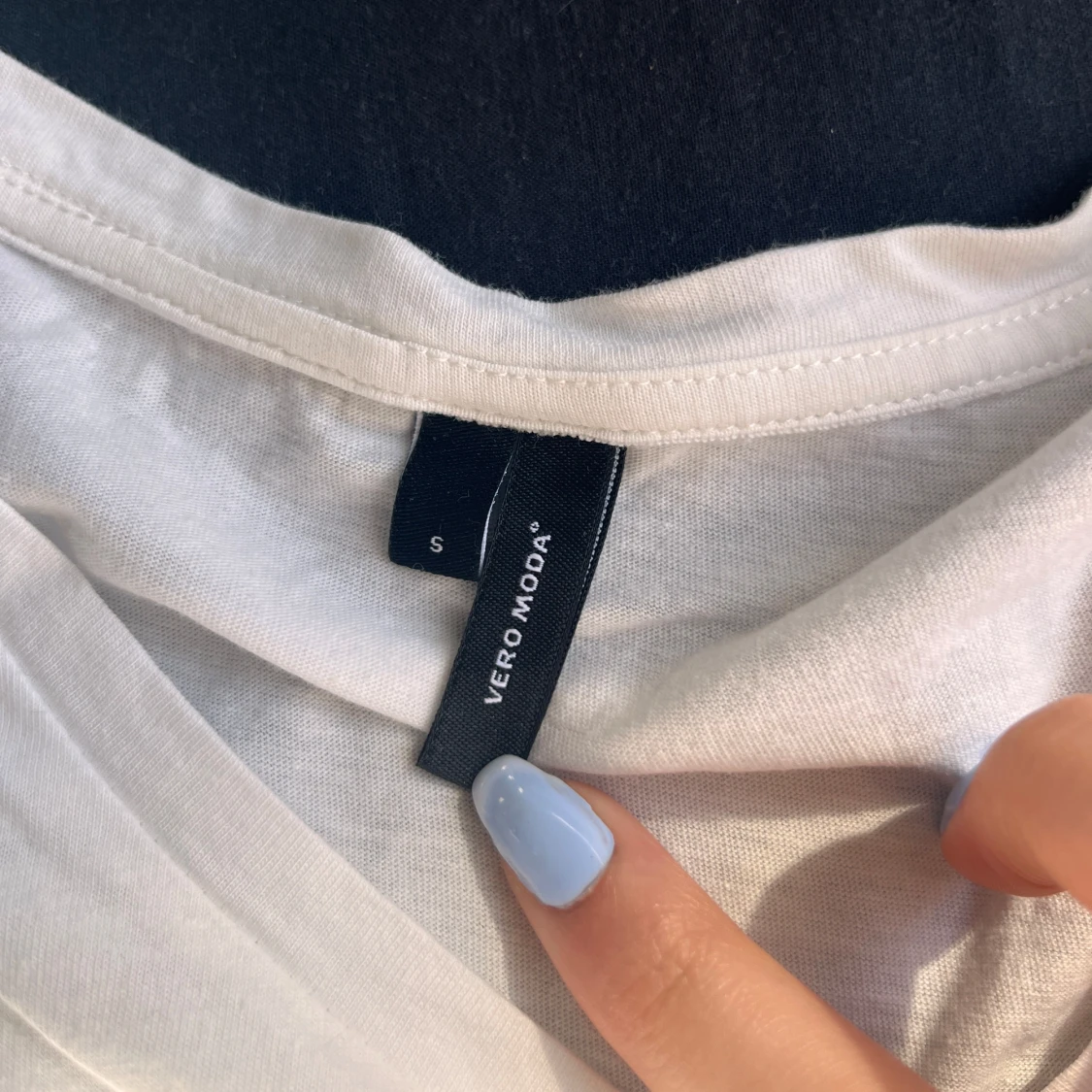 Vit t-shirt med tryck från Vero Moda - 2