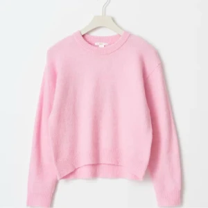 Ljusrosa stickad tröja - Jättefin stickad tröja nästan helt ny, säljer för att den inte kommer till användning. 🩷