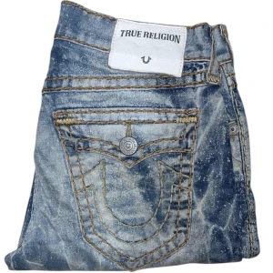 True Religion jeans - True Religion jeans Straight fit. W31 [Ytterbenslängd 100cm] [Innerbenslängd 75cm] [Midja 47cm] [Benöppning 20cm]