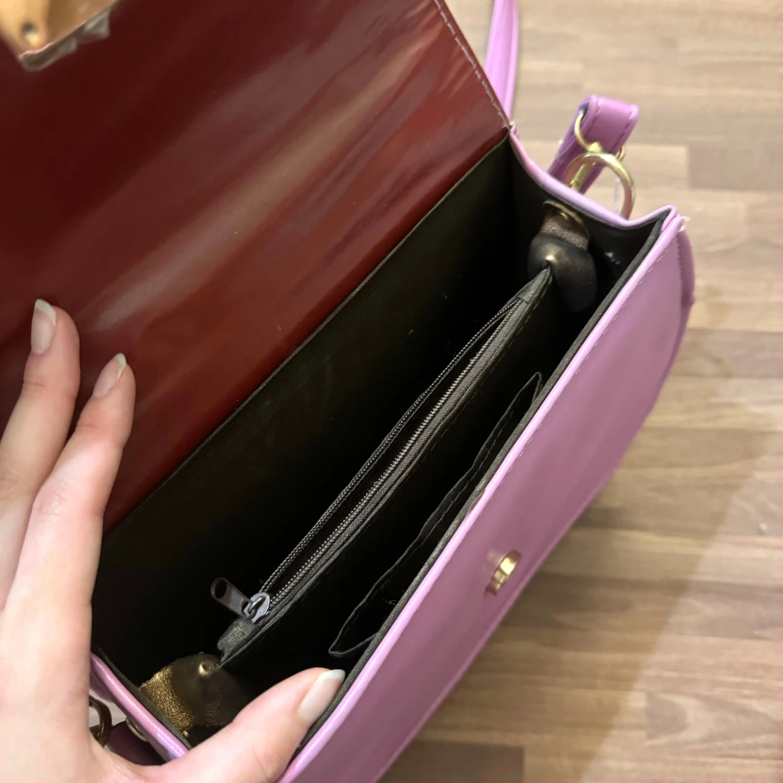 Ljuslila axelväska - 1