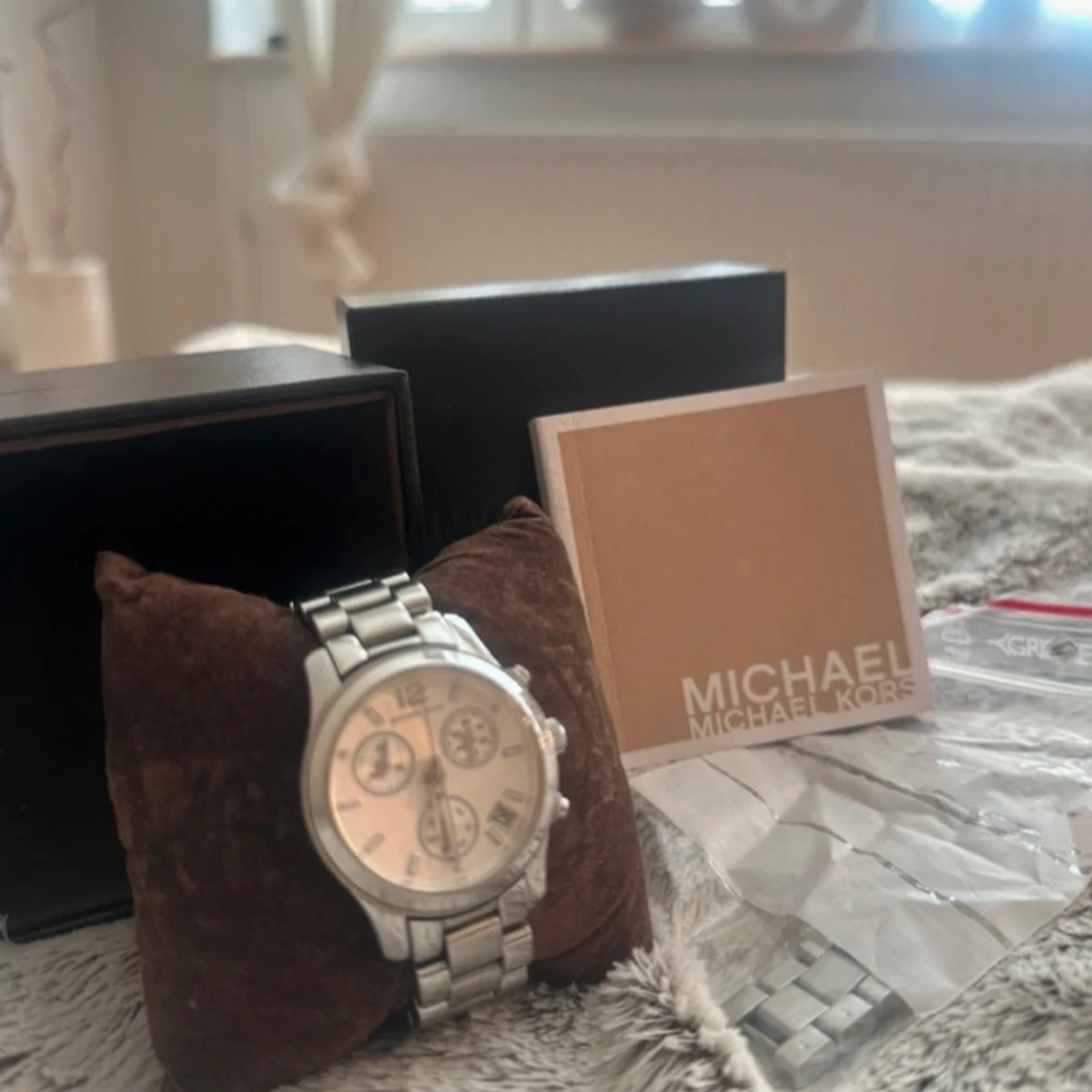 Silverfärgad klocka från Michael Kors - 2