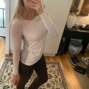 Stronger träningströja  - Träningströja från Stronger💗 Storlek S